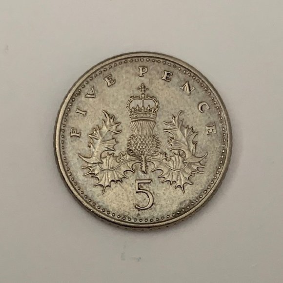 Five Pence Coin - 1990 - United Kingdom 5p - Queen Elizabeth II - KM#937b - Picture 1 of 5